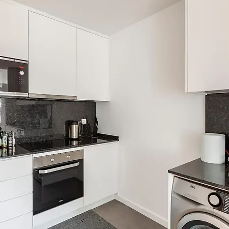 Cosy 1-bedroom Flat With Free Parking On Premises Apartament *