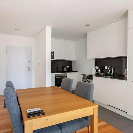 Apartament Cosy 1-bedroom Flat With Free Parking On Premises Porto