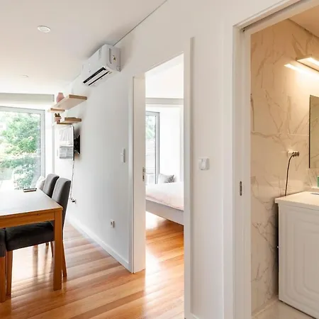 Cosy 1-bedroom Flat With Free Parking On Premises Apartament *
