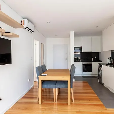 Cosy 1-bedroom Flat With Free Parking On Premises