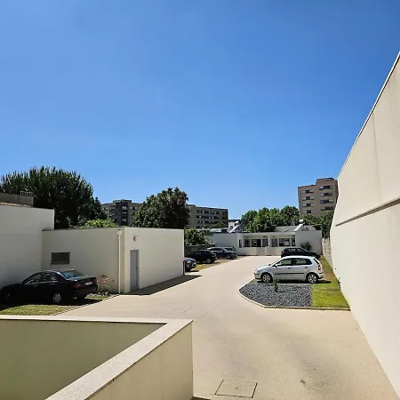 شقة Cosy 1-bedroom Flat With Free Parking On Premises *