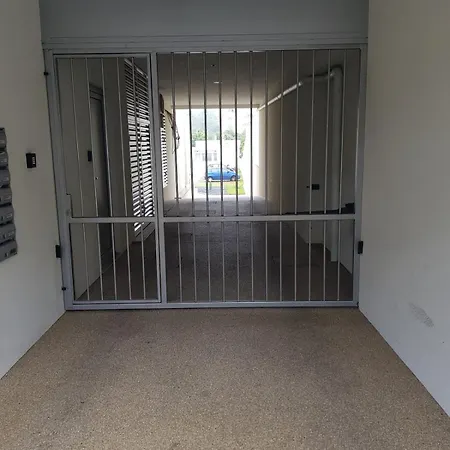 شقة Cosy 1-bedroom Flat With Free Parking On Premises